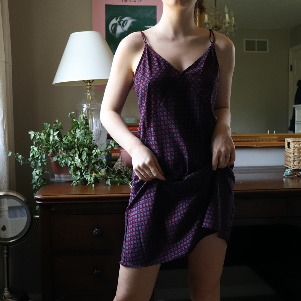 SOLD ON DEPOP A&F PURPLE PAISLEY SLIP DRESS